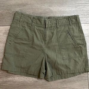 Caslon, size 8, army‎ green shorts